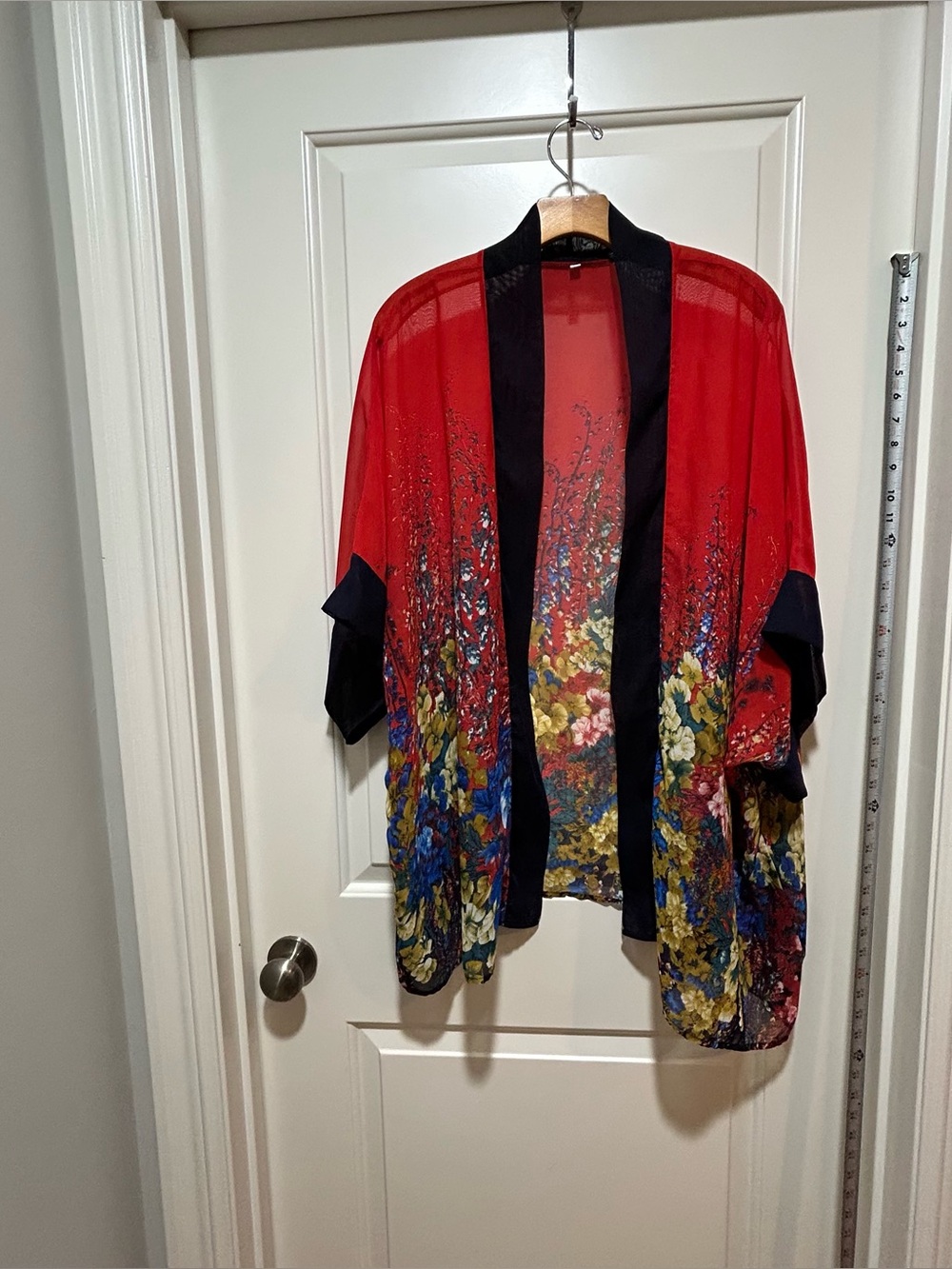 No Brand Women’s size M Red Floral Kimono Jacket Cover. LIKE NEW. Sheer
